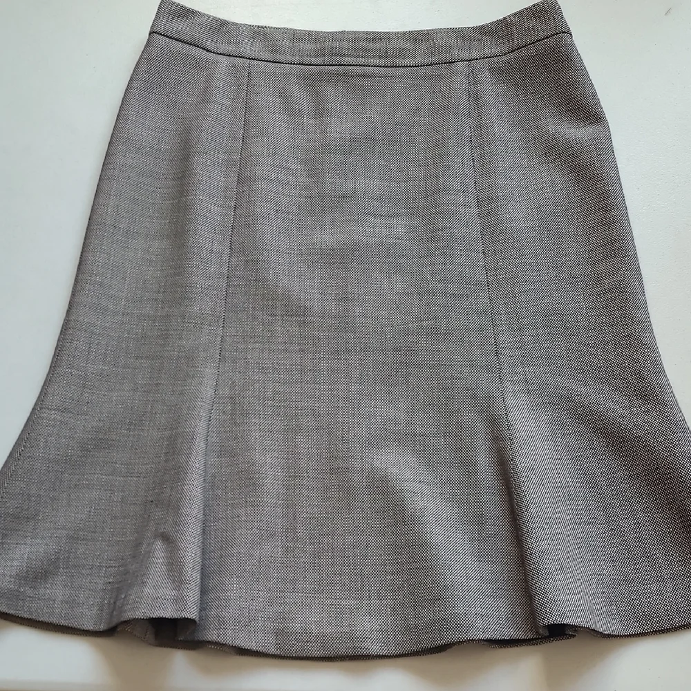 SZ6 Banana Republic Wool Gray Midi Skirt - Picture 4 of 8